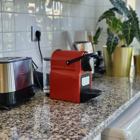 Апартаменты Family-friendly Flat 2br 2ba Metro Telheiras