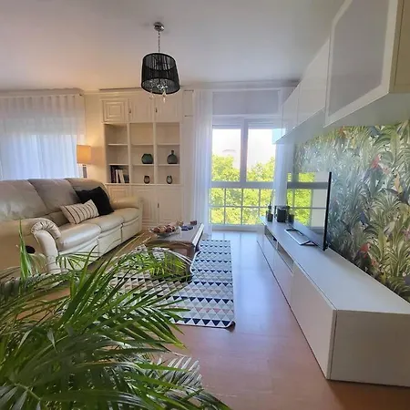 Apartment Family-friendly Flat 2br 2ba Metro Telheiras *