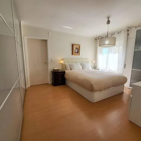 Family-friendly Flat 2br 2ba Metro Telheiras Apartment