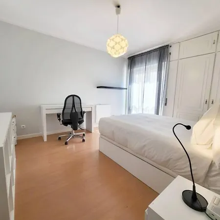 דירה Family-friendly Flat 3br 2ba Metro Telheiras *