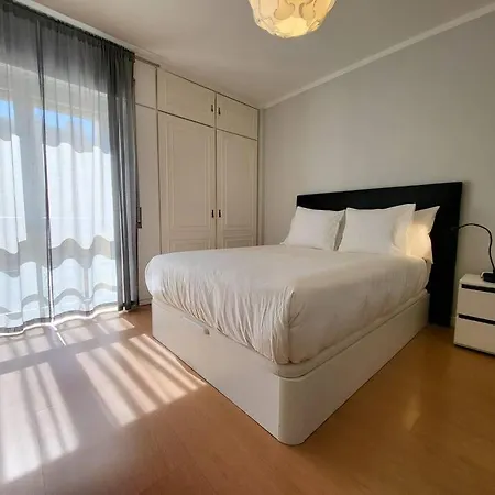 דירה Family-friendly Flat 2br 2ba Metro Telheiras