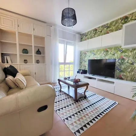 Family-friendly Flat 3br 2ba Metro Telheiras アパート