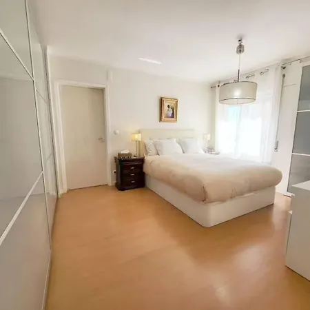 Family-friendly Flat 3br 2ba Metro Telheiras アパート *
